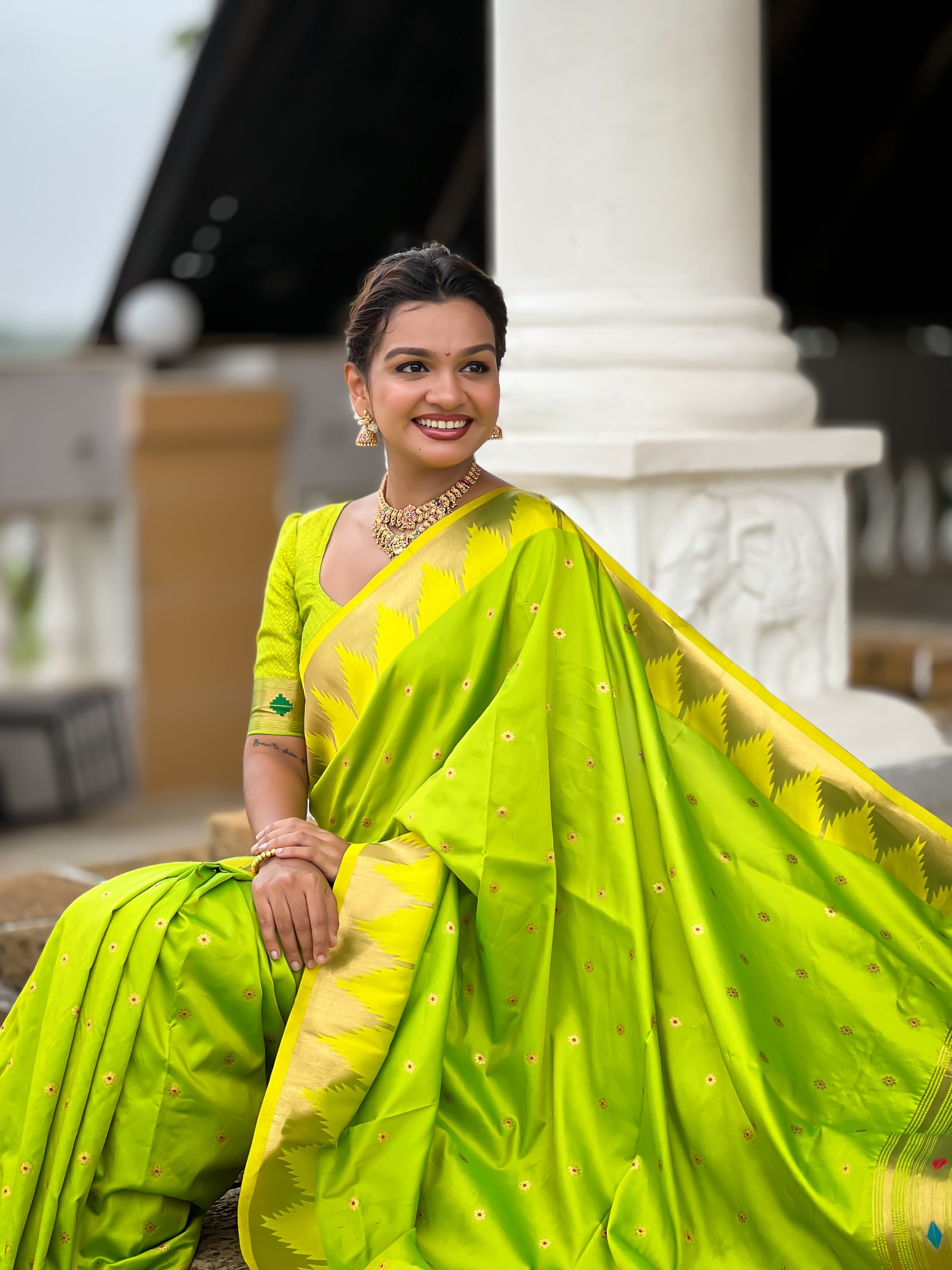Vedant Vastram Soft Litchi Silk Banarasi Silk Jacquard Saree - Teal Green