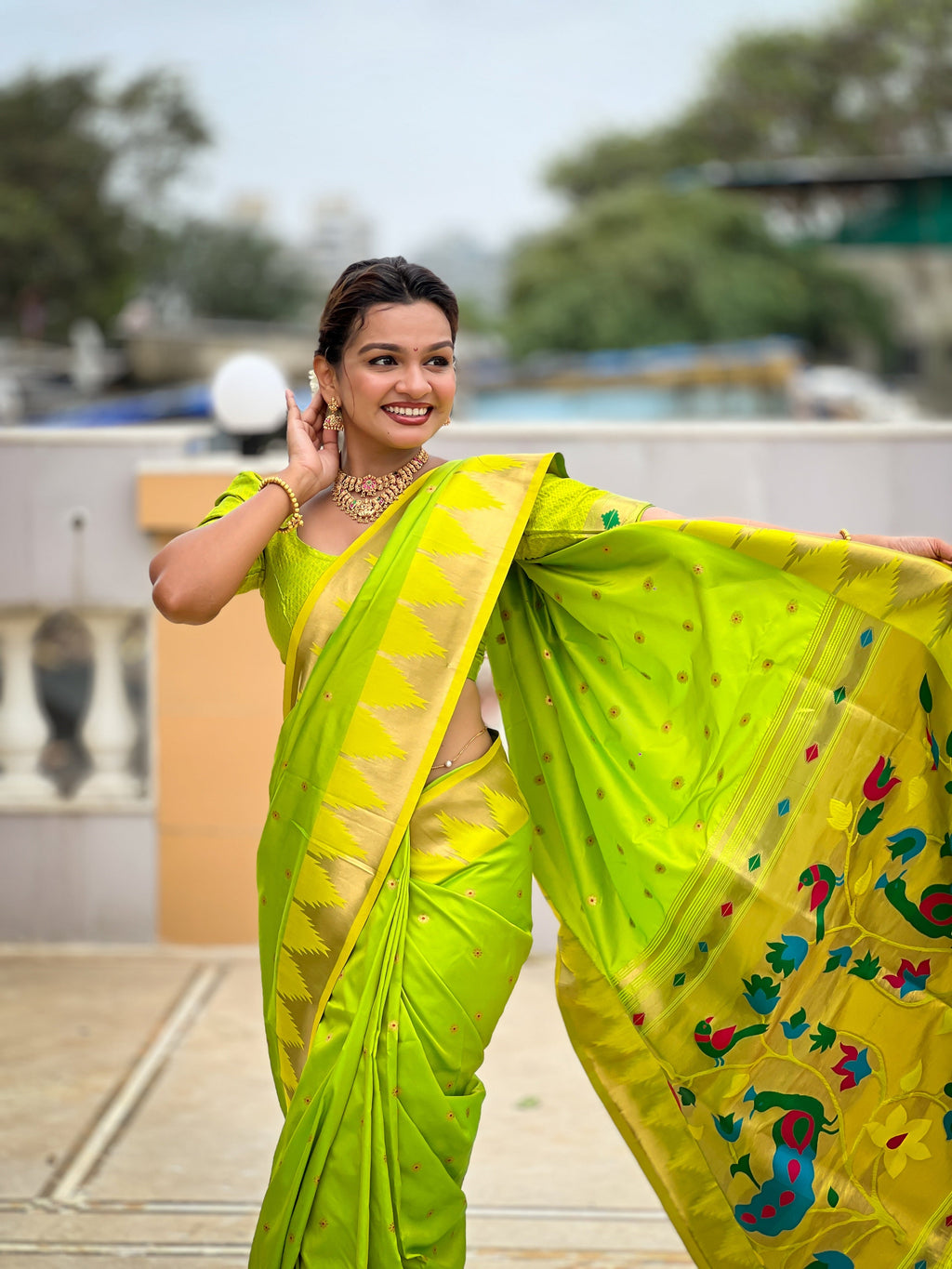 Vedant Vastram Soft Litchi Silk Banarasi Silk Jacquard Saree - Teal Green
