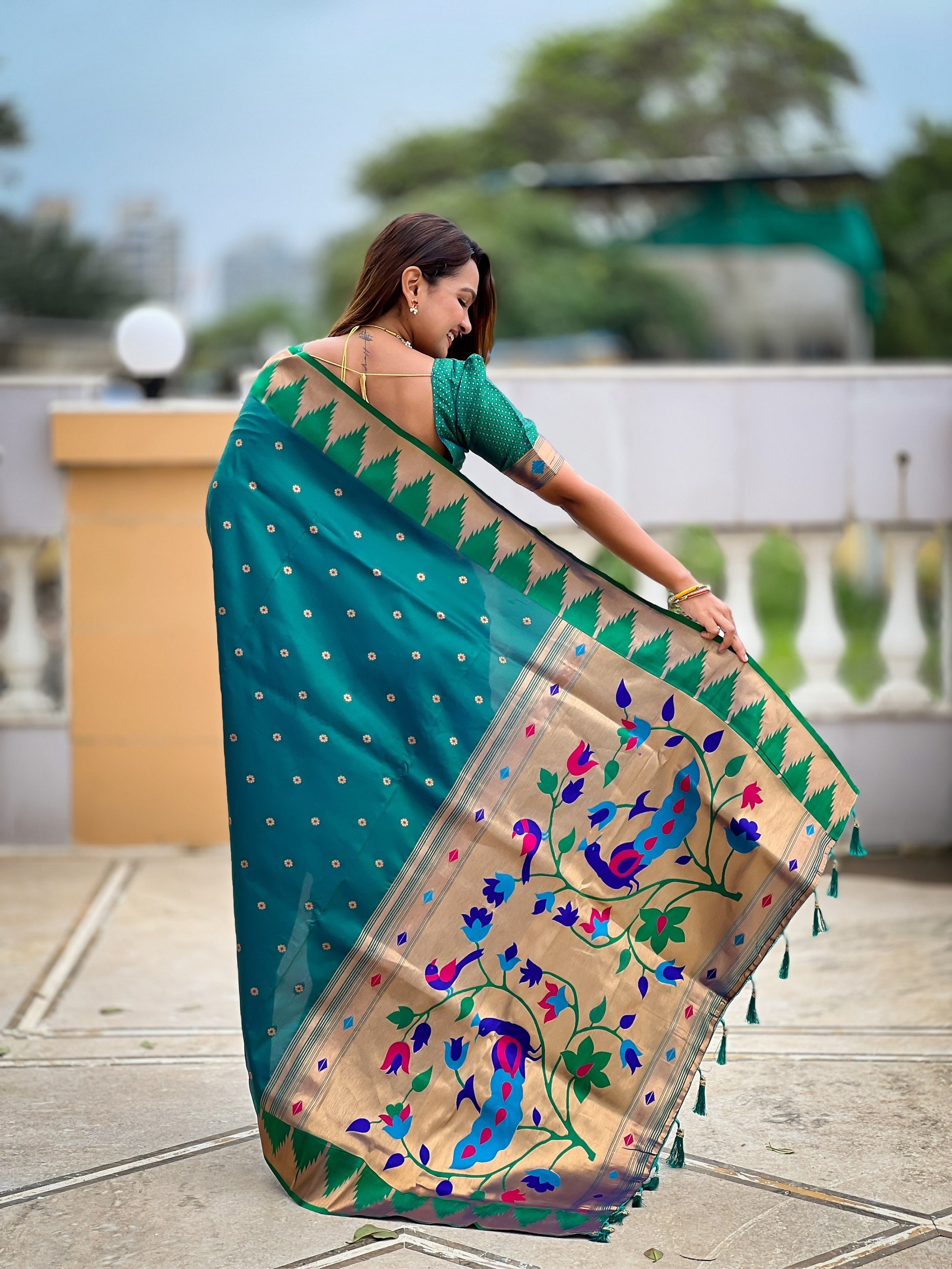 Vedant Vastram Soft Litchi Silk Banarasi Silk Jacquard Saree - Rama