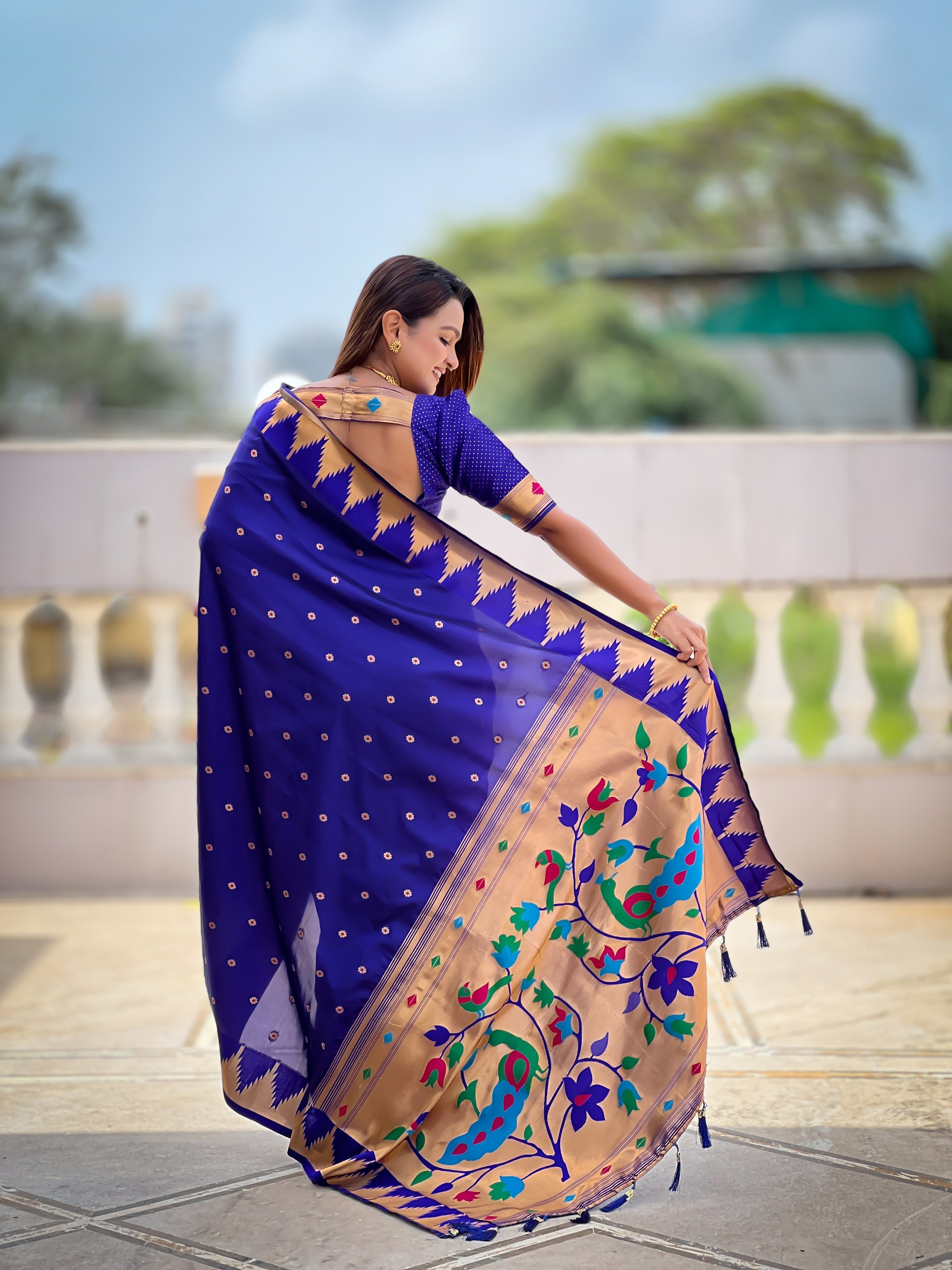 Vedant Vastram Soft Litchi Silk Banarasi Silk Jacquard Saree - Blue