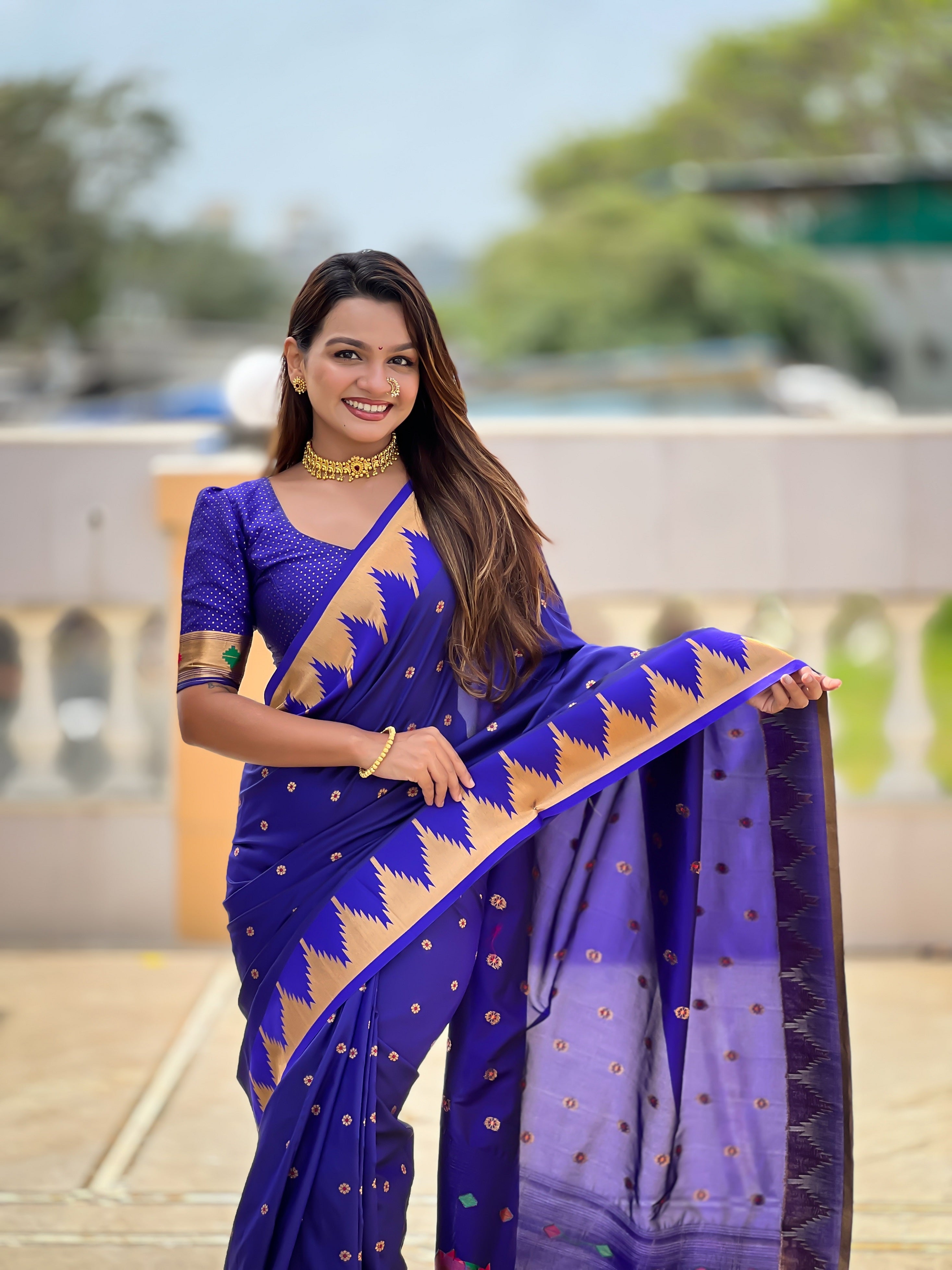 Vedant Vastram Soft Litchi Silk Banarasi Silk Jacquard Saree - Blue