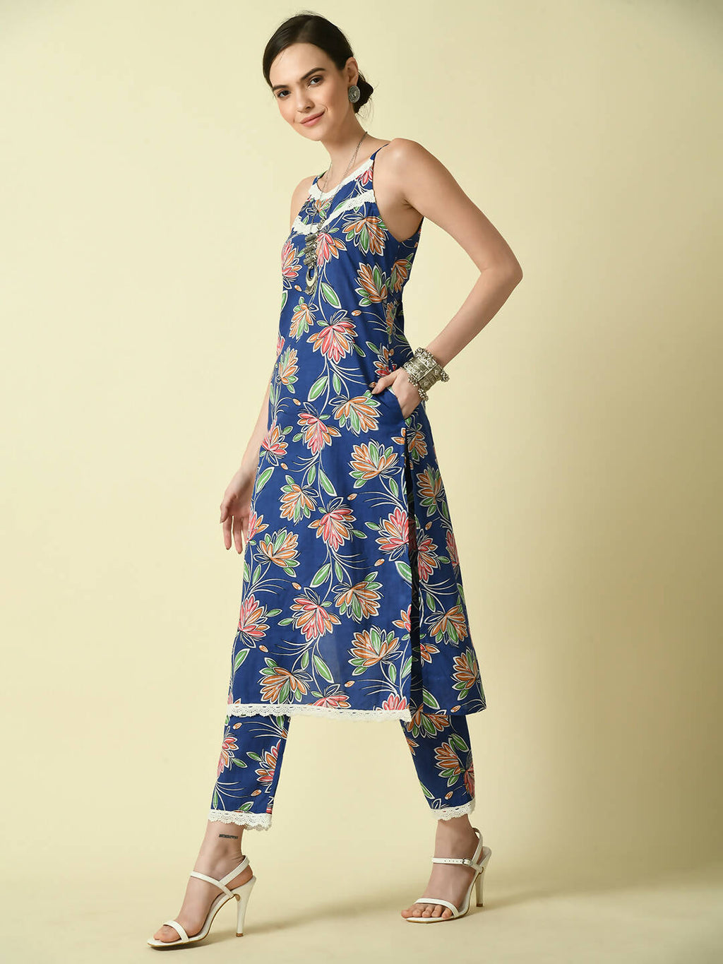 Myshka Women's Blue Straight Printed Kurta