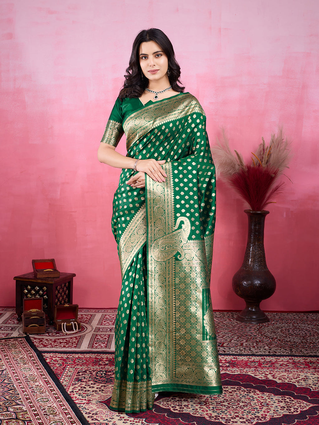 Vedant Vastram Banarasi Silk Fashion Saree - Green