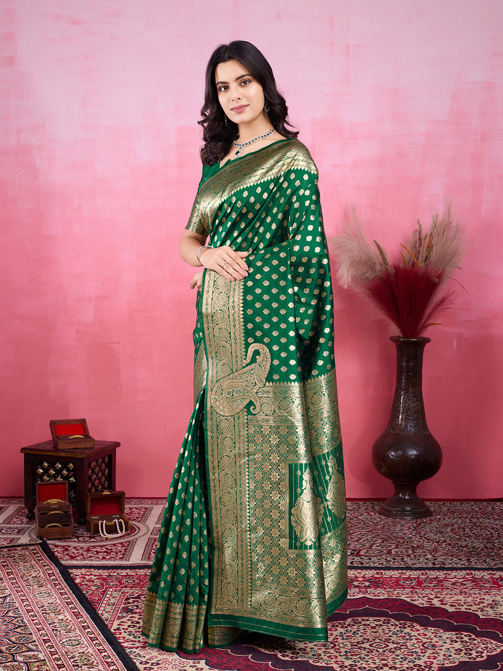 Vedant Vastram Banarasi Silk Fashion Saree - Green