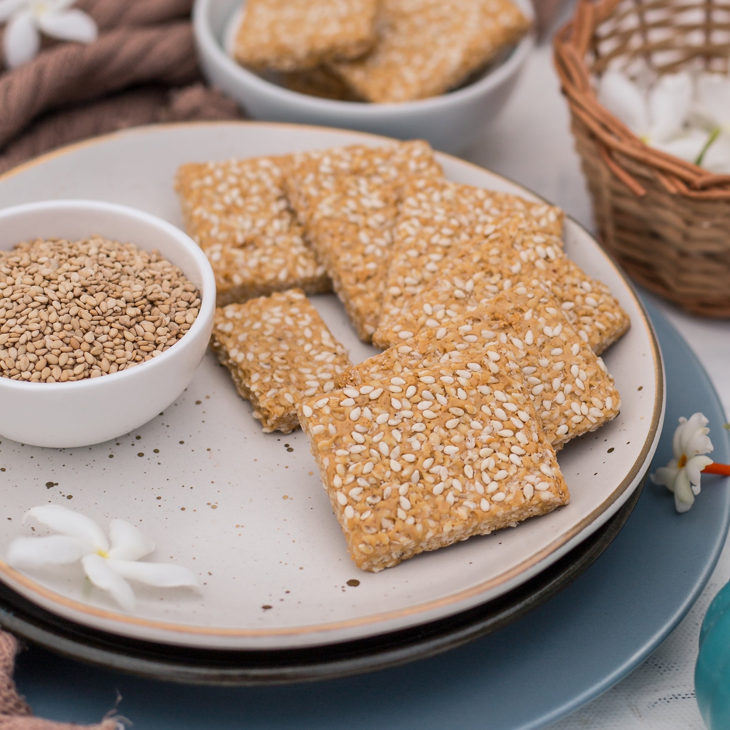 Almond House Till Chikki - Distacart