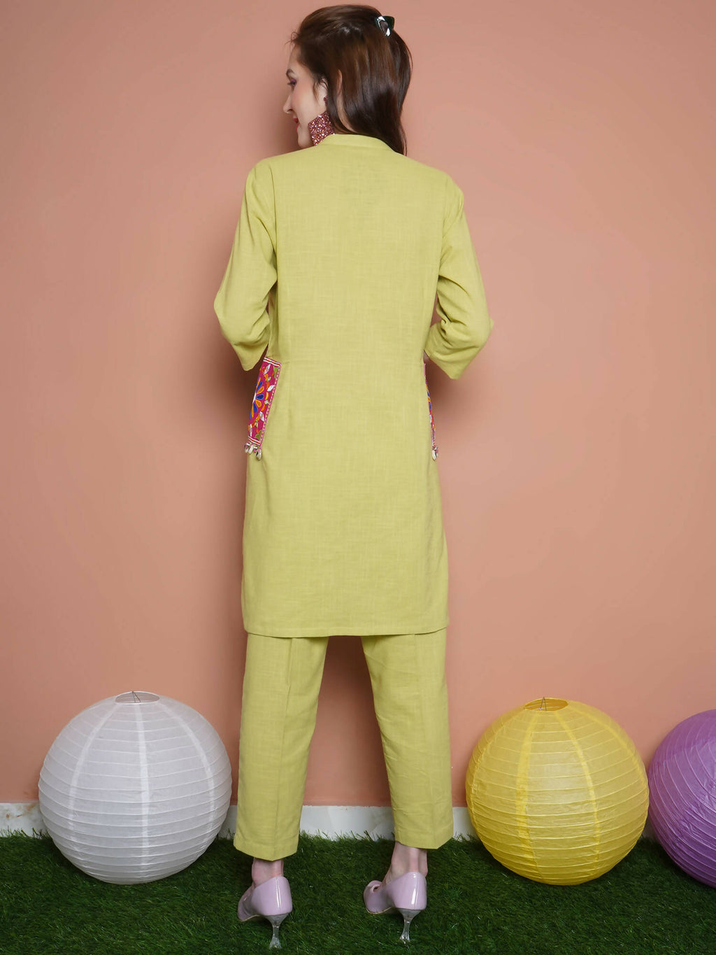Women Republic Green Cotton Kurta Set With Embroidered Pockets - Distacart