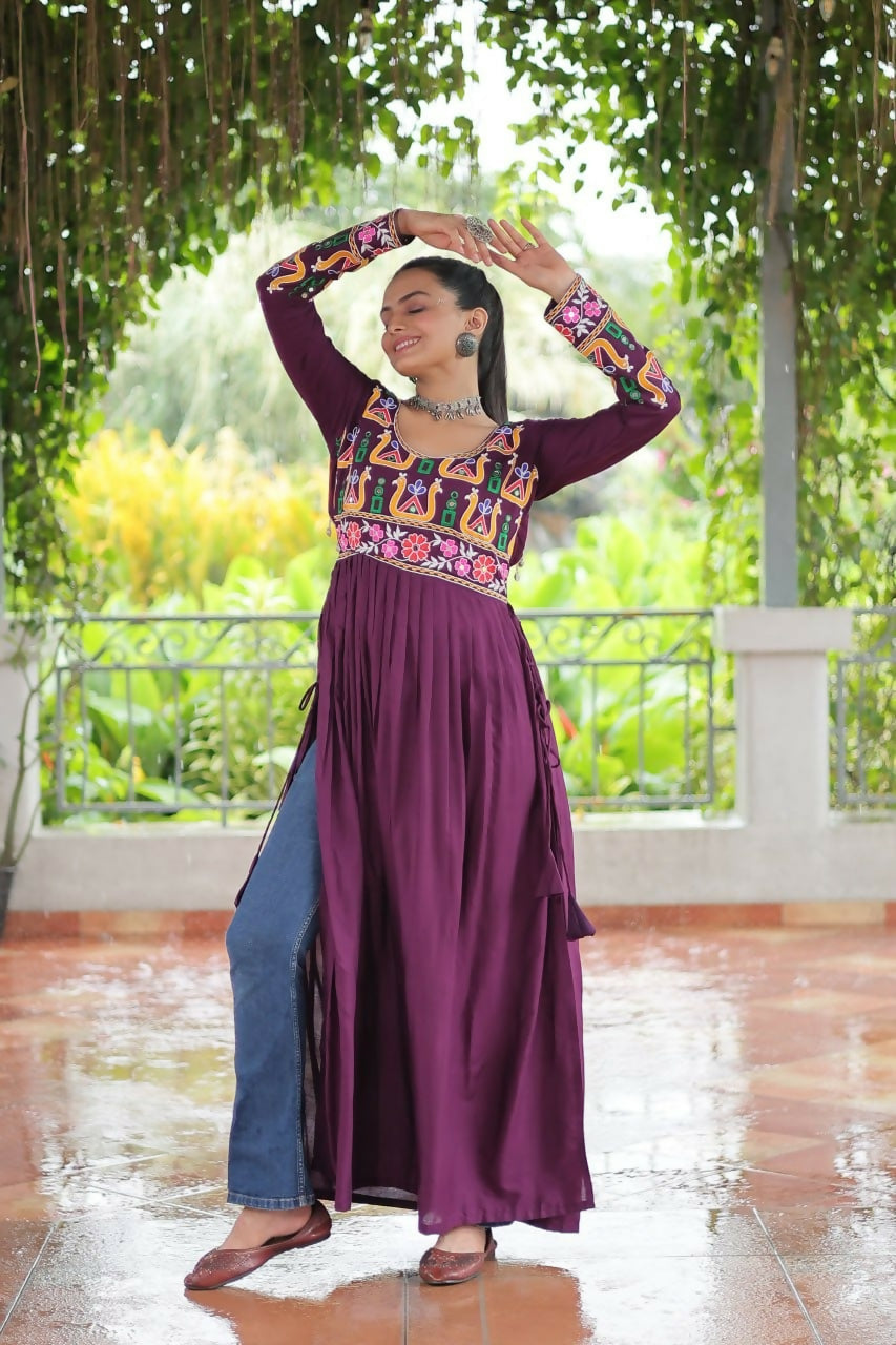 VN-KA-Navratri-1183-Wine