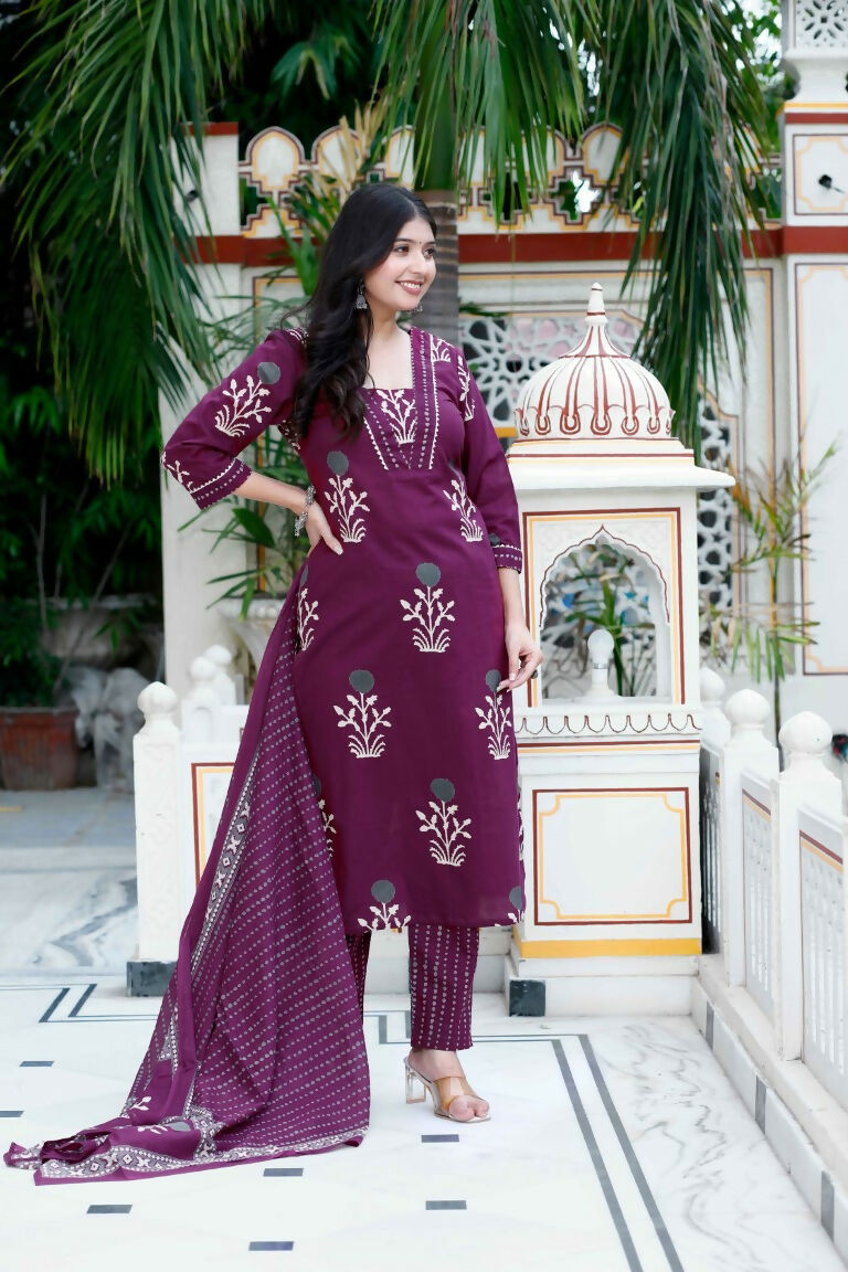 Miravan Women's Cotton Fabric Purple Kurta With Palazzo And Dupatta