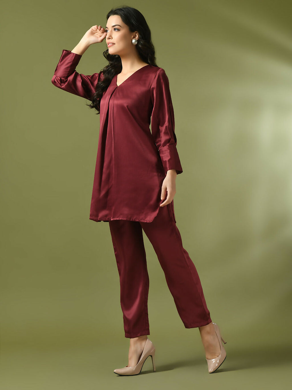 Myshka Women's Maroon Solid Satin V-Neck Party Tunic With Trousers Co-ord set