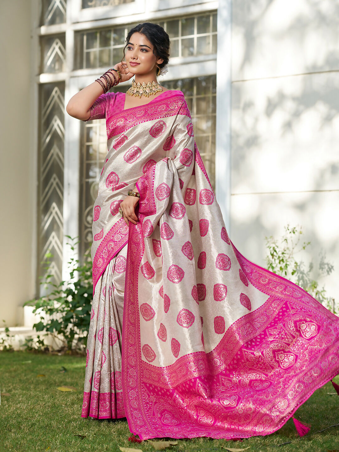 Shree Shyam Fashion Cream With Pink Silk Blend Saree - Distacart