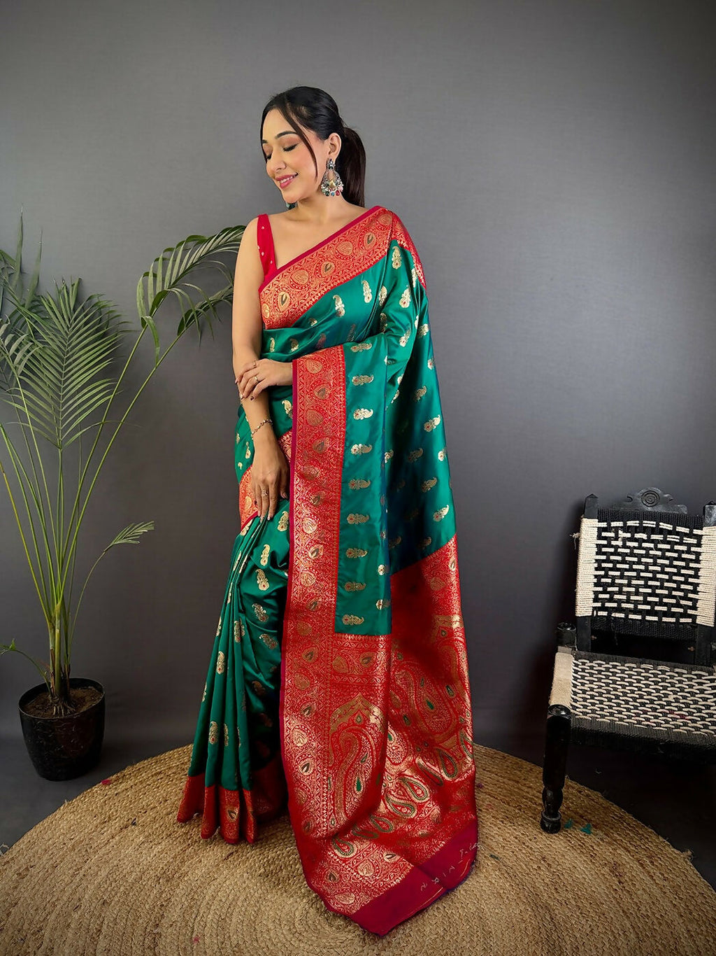 Joban Fashion Banarasi Rama Green Woven Butti Soft Silk Saree - Distacart