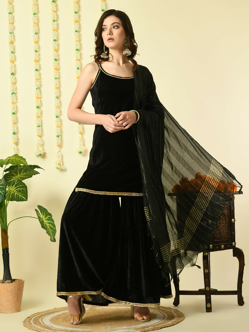 Myshka Women's Black Velvet Kurti & Sharara With Dupatta Party Sets