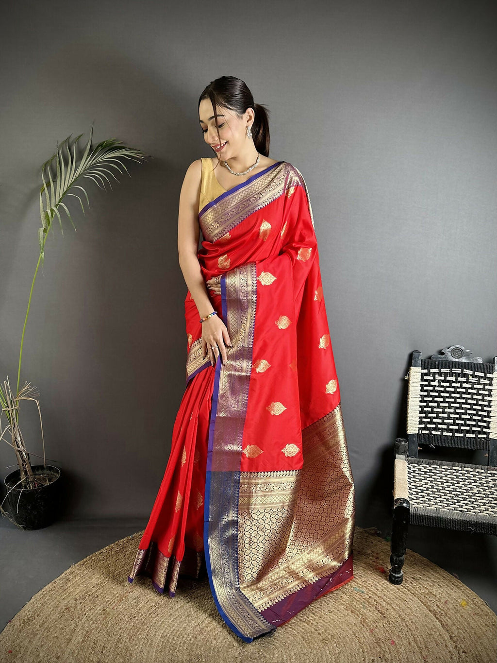 Joban Fashion Red Intricate Zari Weaving Soft Silk Banarasi Saree - Distacart