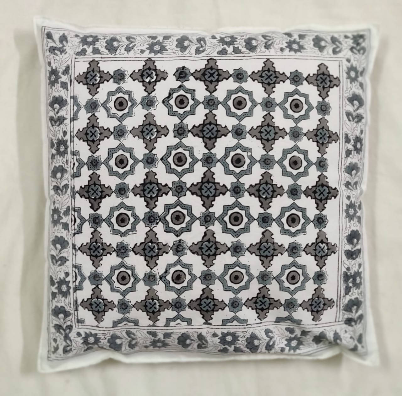 The Decor Nook Grey Jaal Print With Grey Border Cushion Cover