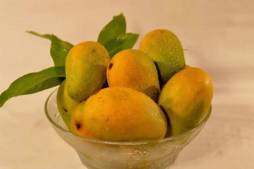 Nuziveedu Chinna Rasalu Mangoes - Distacart