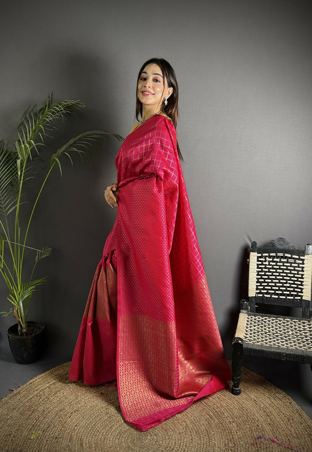 Joban Fashion Hot Pink Banarasi Soft Lichi Silk Checks & Woven Saree - Distacart