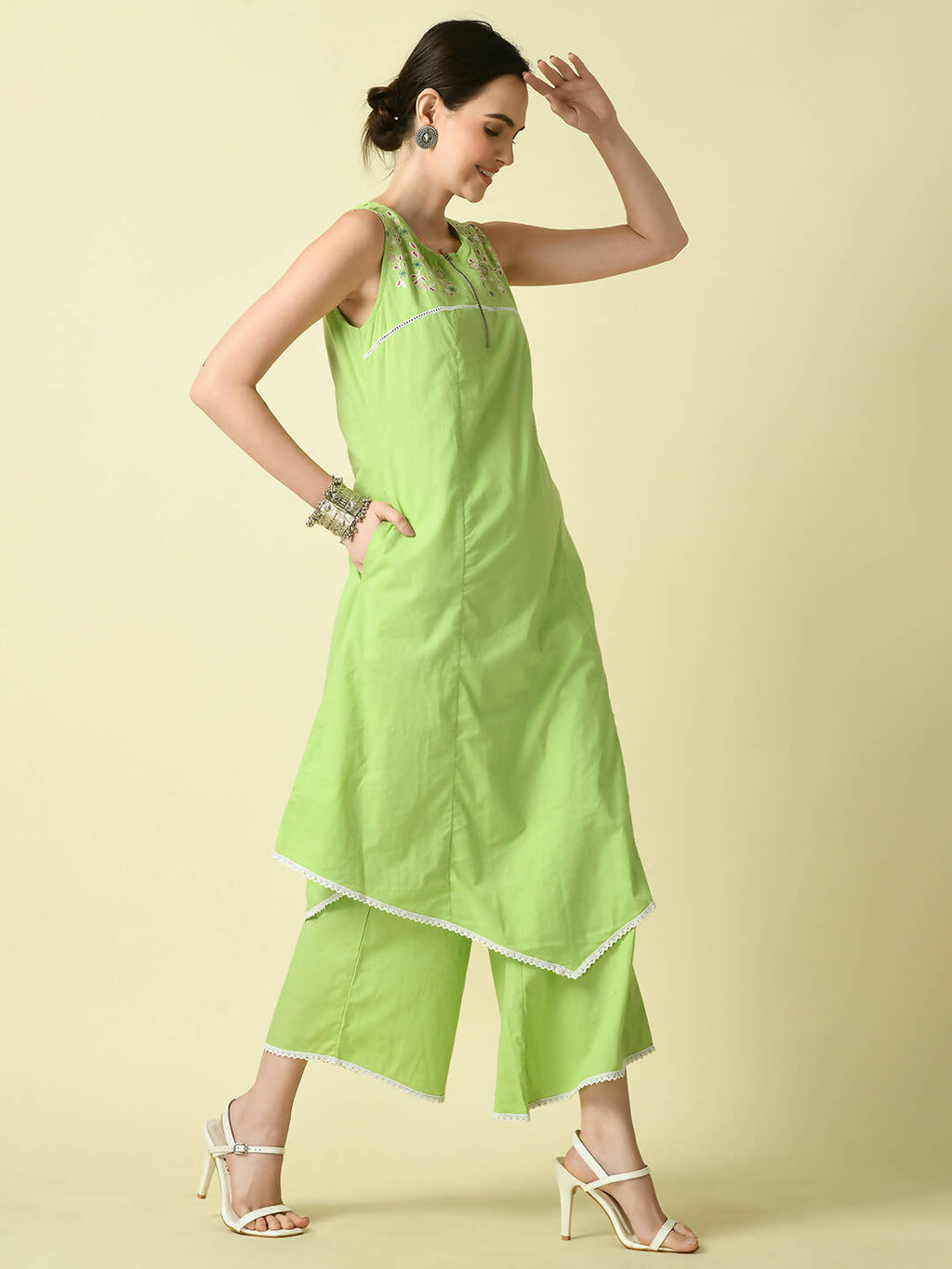 Myshka Women's Green Embroidered Kurta With Palazzo