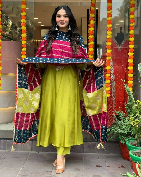 The52 Lemons Women's Gorgeous Embroidered Viscose Chanderi Fabric Straight Kurta Pant with Dupatta Set