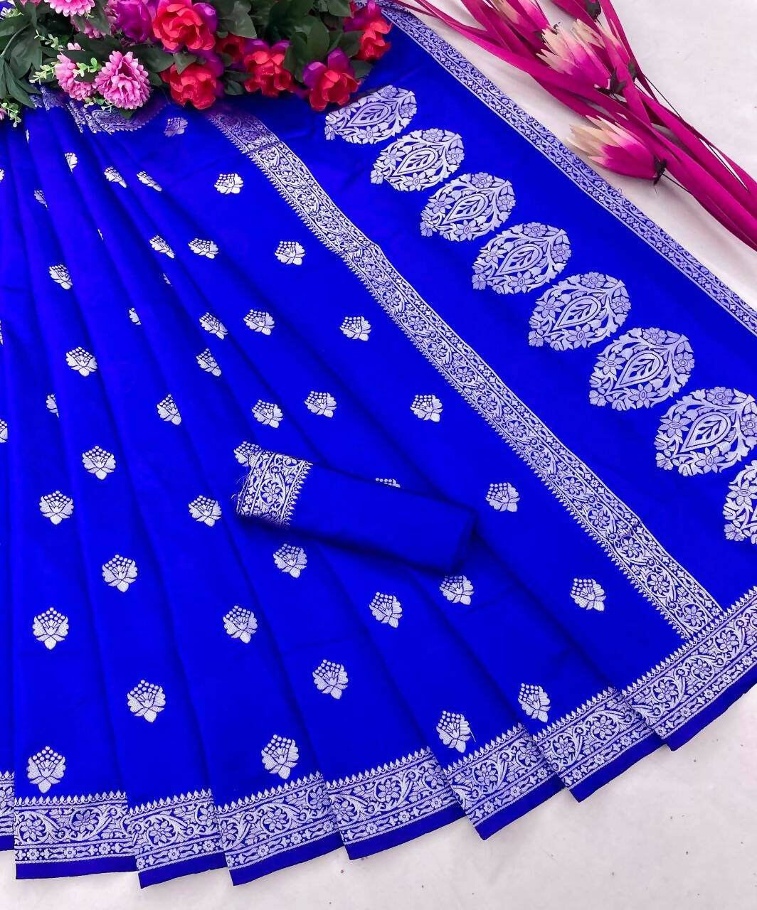 DEIANA'S Beautiful Designer Golden zari Soft Lichi Silk Saree - Royal Blue