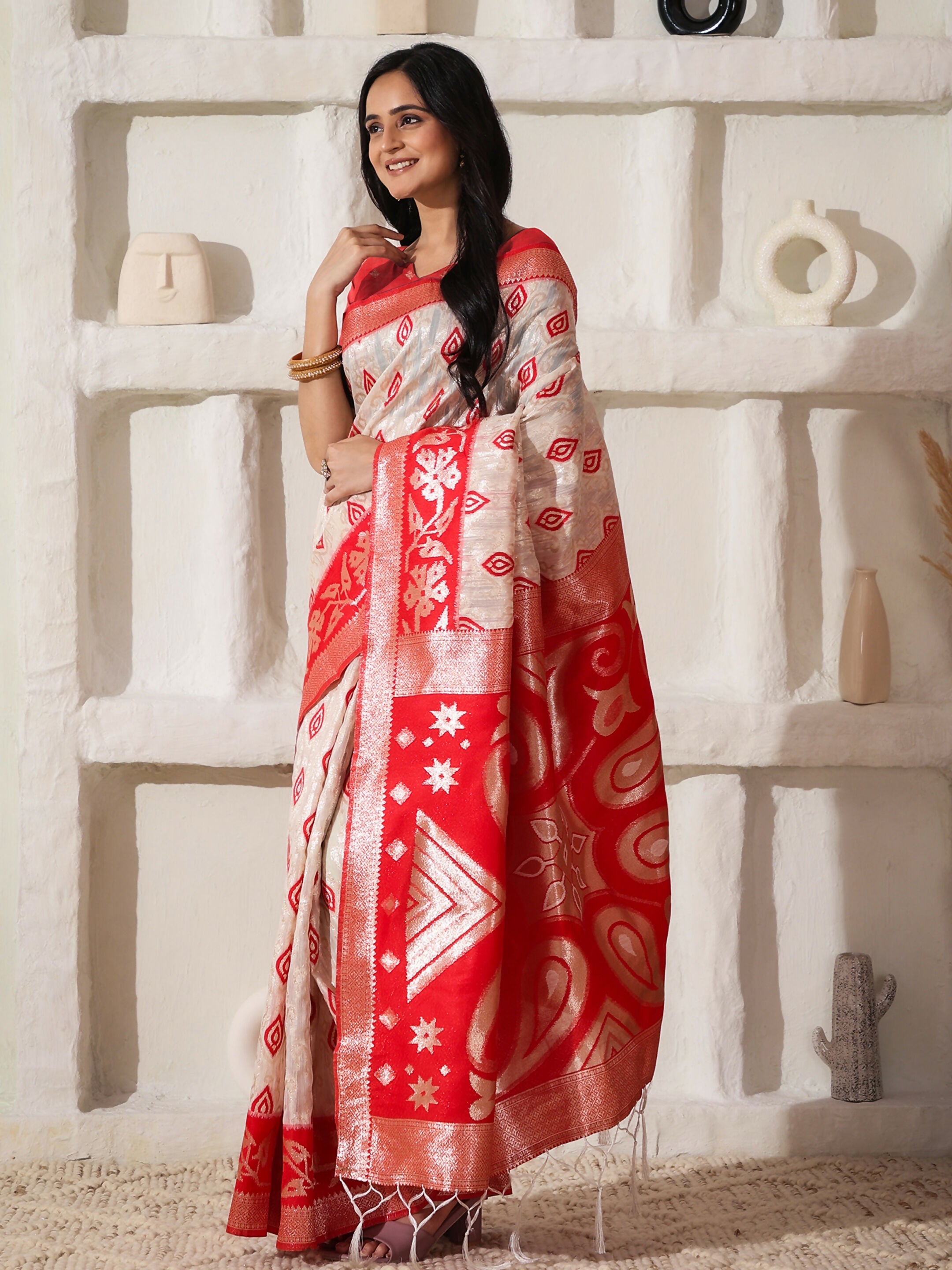 Shree Shyam Fashion Linen Cotton Red & White Saree - Distacart