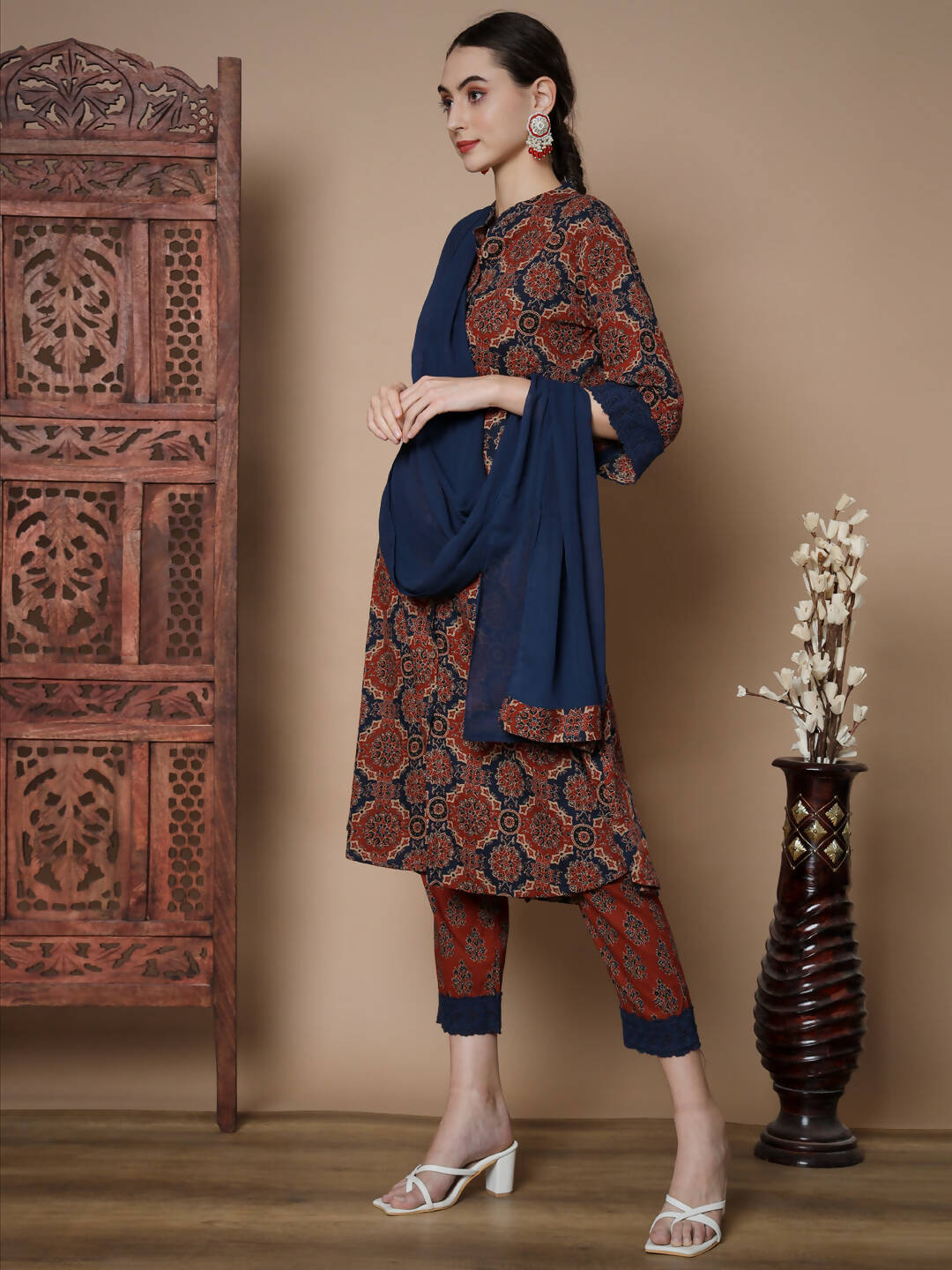 Myshka Women's Multi A-Line Kurta & Trousers With Dupatta
