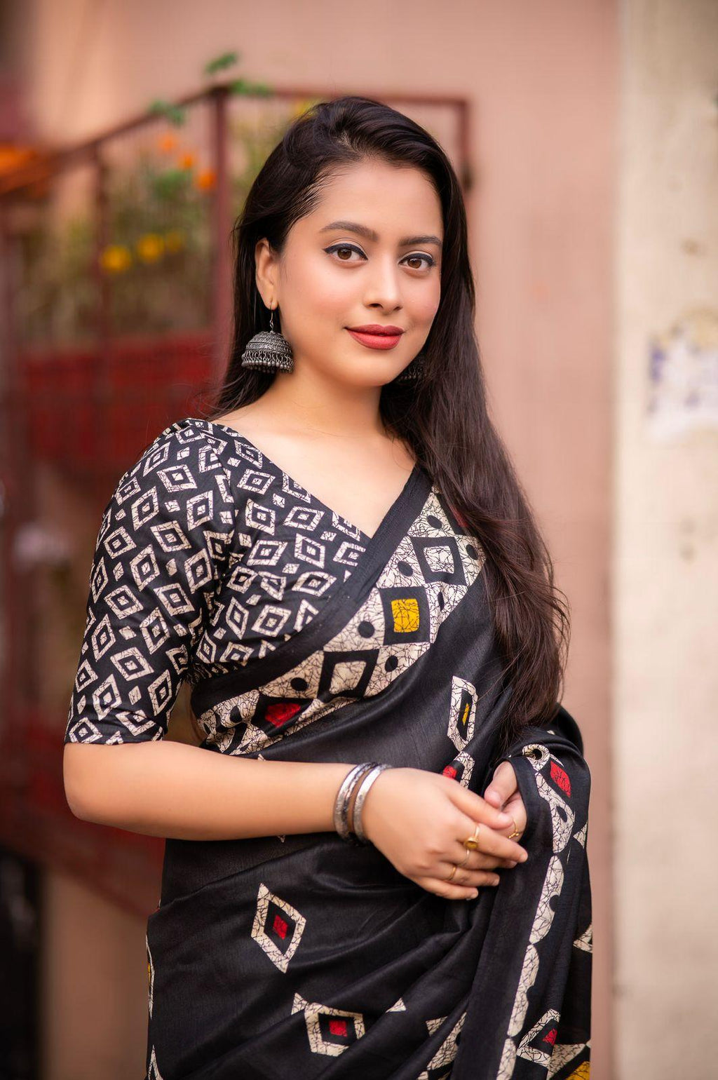 Black Silk Blend Ethnic Motifs Saree with Unstitched Blouse - Hiral Fashion