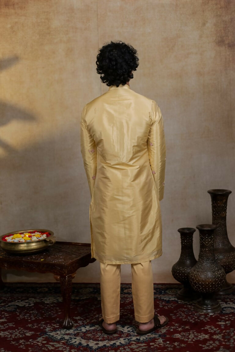 Semi Pattu Gold Padmajaal Kurta Set By Hilo Design
