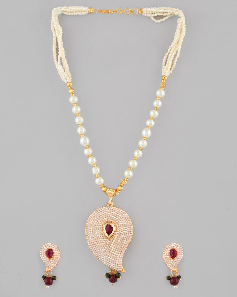 VOJ Gold-Polished Kundan Studsed And Beaded Necklace and Earring Set