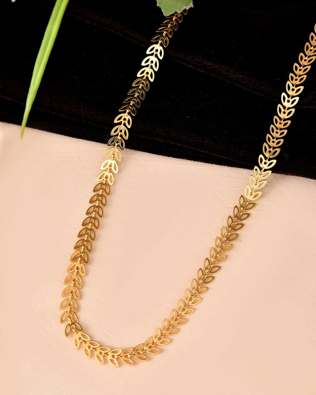 VOJ Leaf Shaped Minimal Chain For Women - Distacart