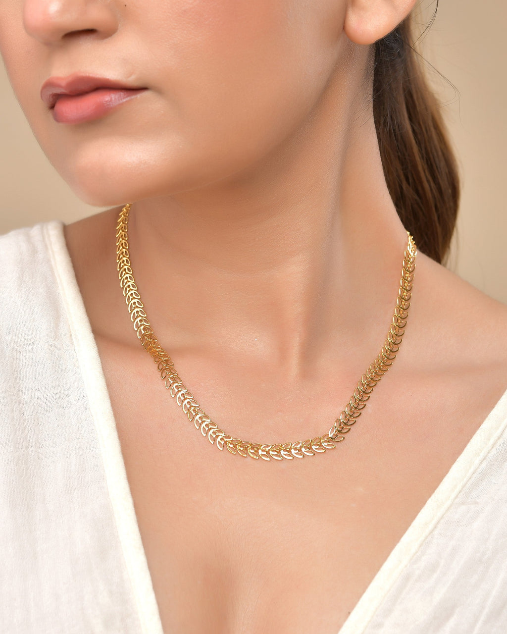 VOJ Women Gold Polished Stainless Steel Minimal Leaf Chain - Distacart