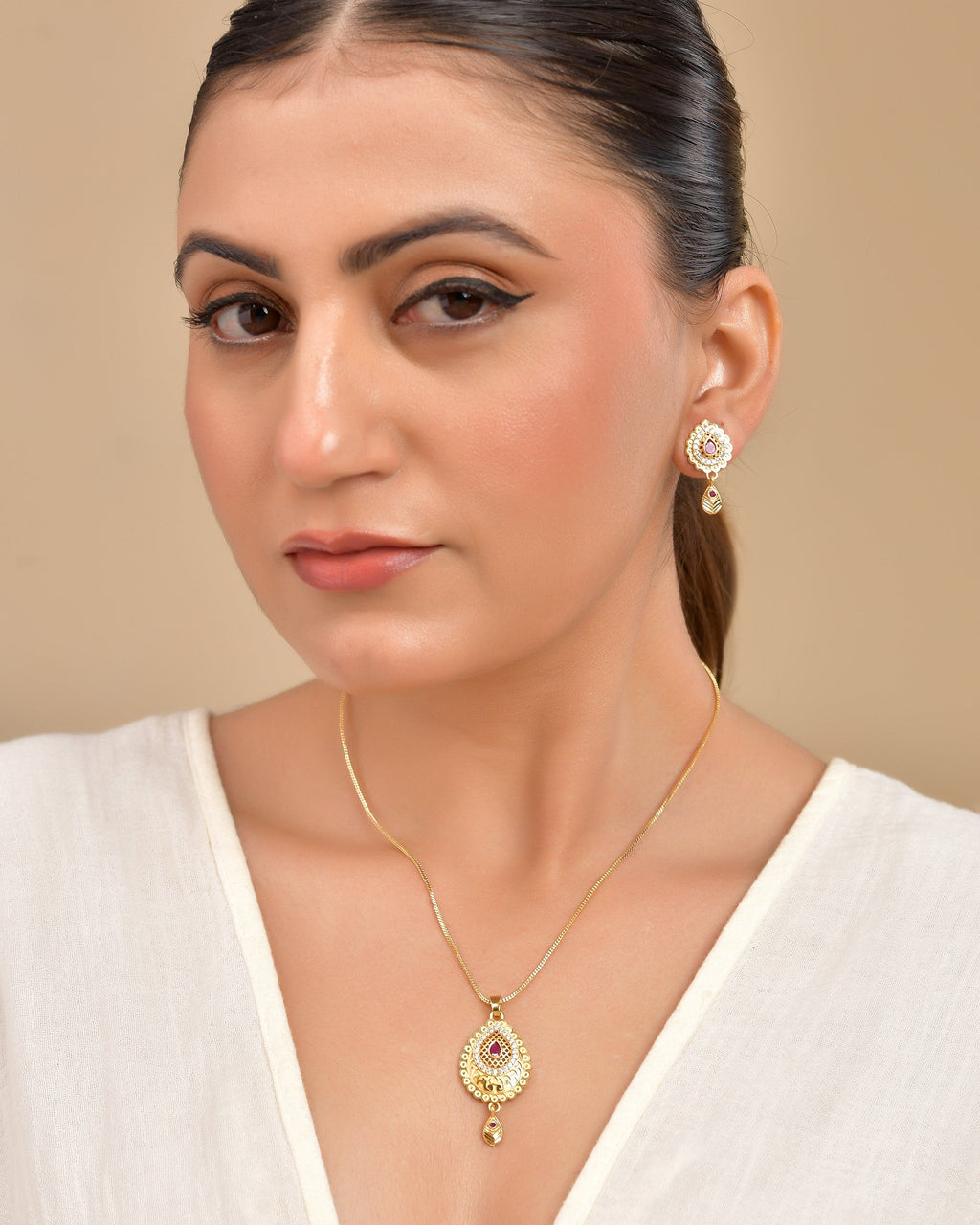 VOJ Gold Polished Teardrop Shaped Pendant With Chain Set - Distacart