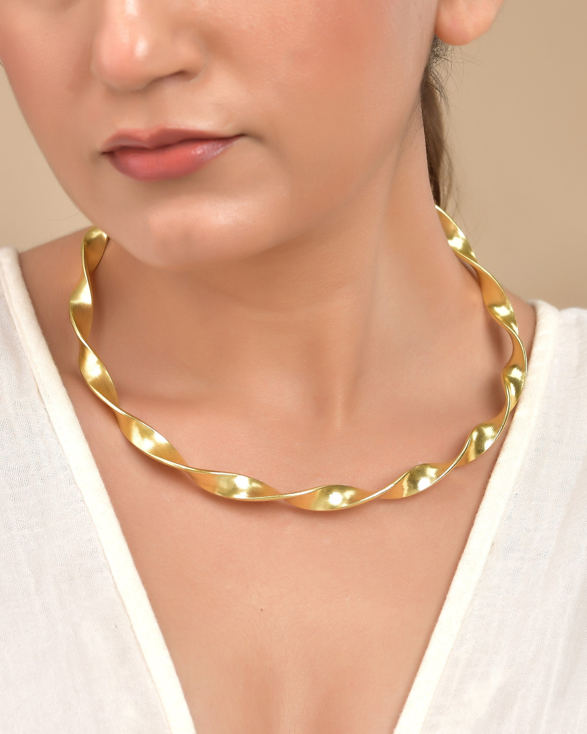 VOJ Gold Polished Anti Tarnished Twisted Hasli Necklace