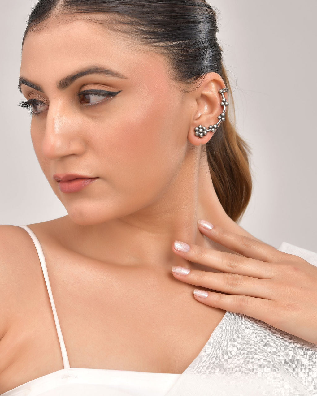 VOJ Silver Toned Floral Designer Ear Cuff - Distacart