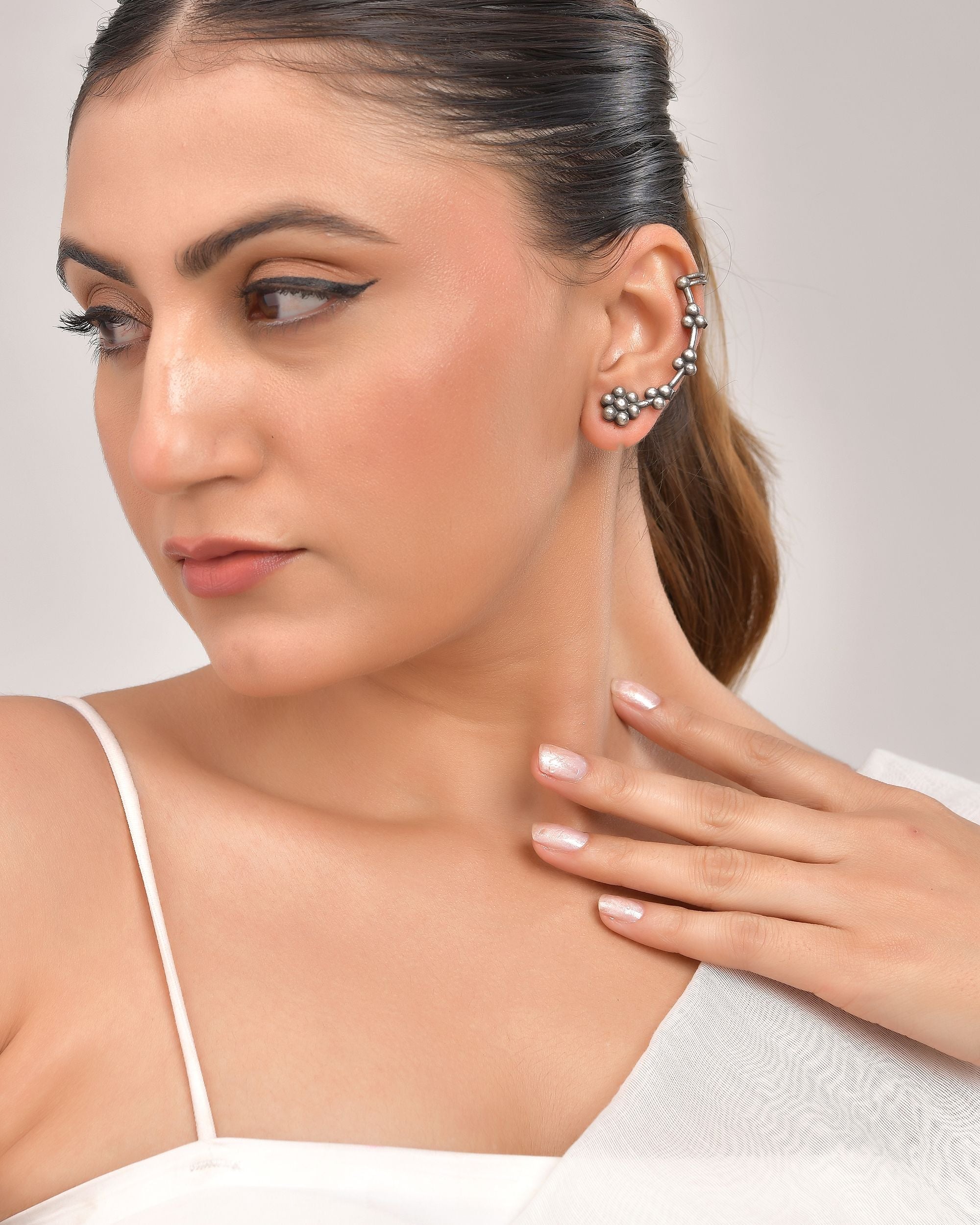 VOJ Silver Toned Floral Designer Ear Cuff - Distacart
