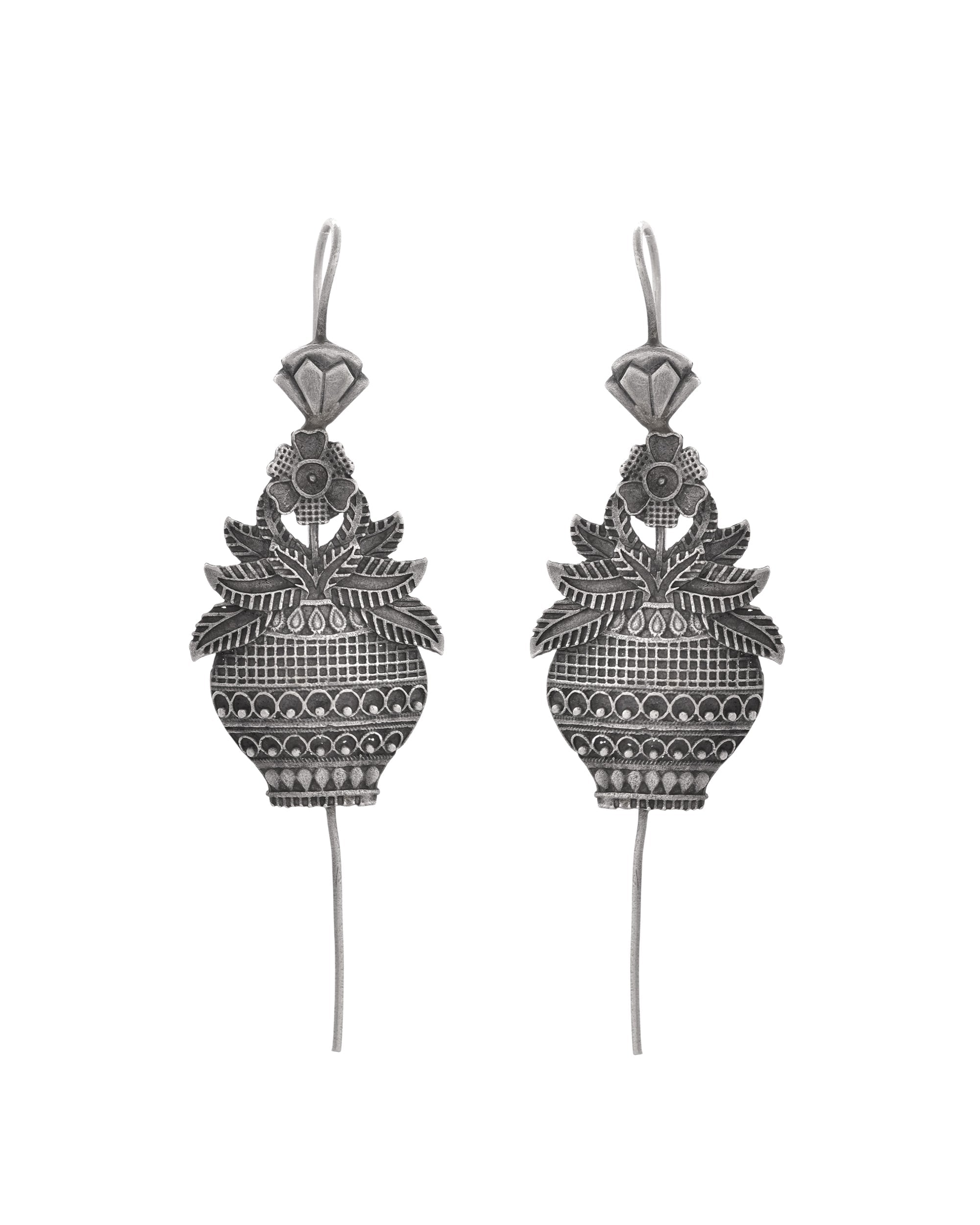 VOJ Silver Toned Designer Floral Shaped Ear Cuff - Distacart