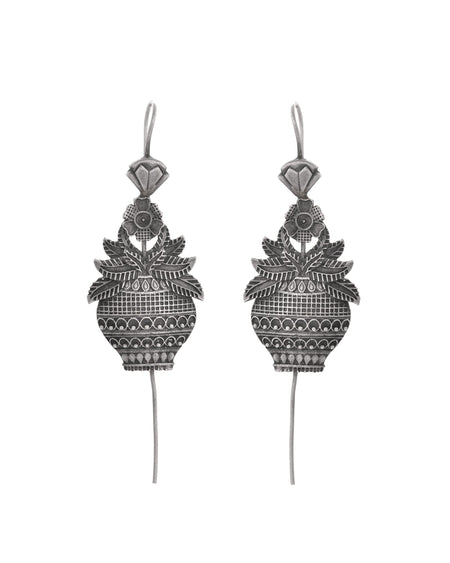 VOJ Silver Toned Designer Floral Shaped Ear Cuff