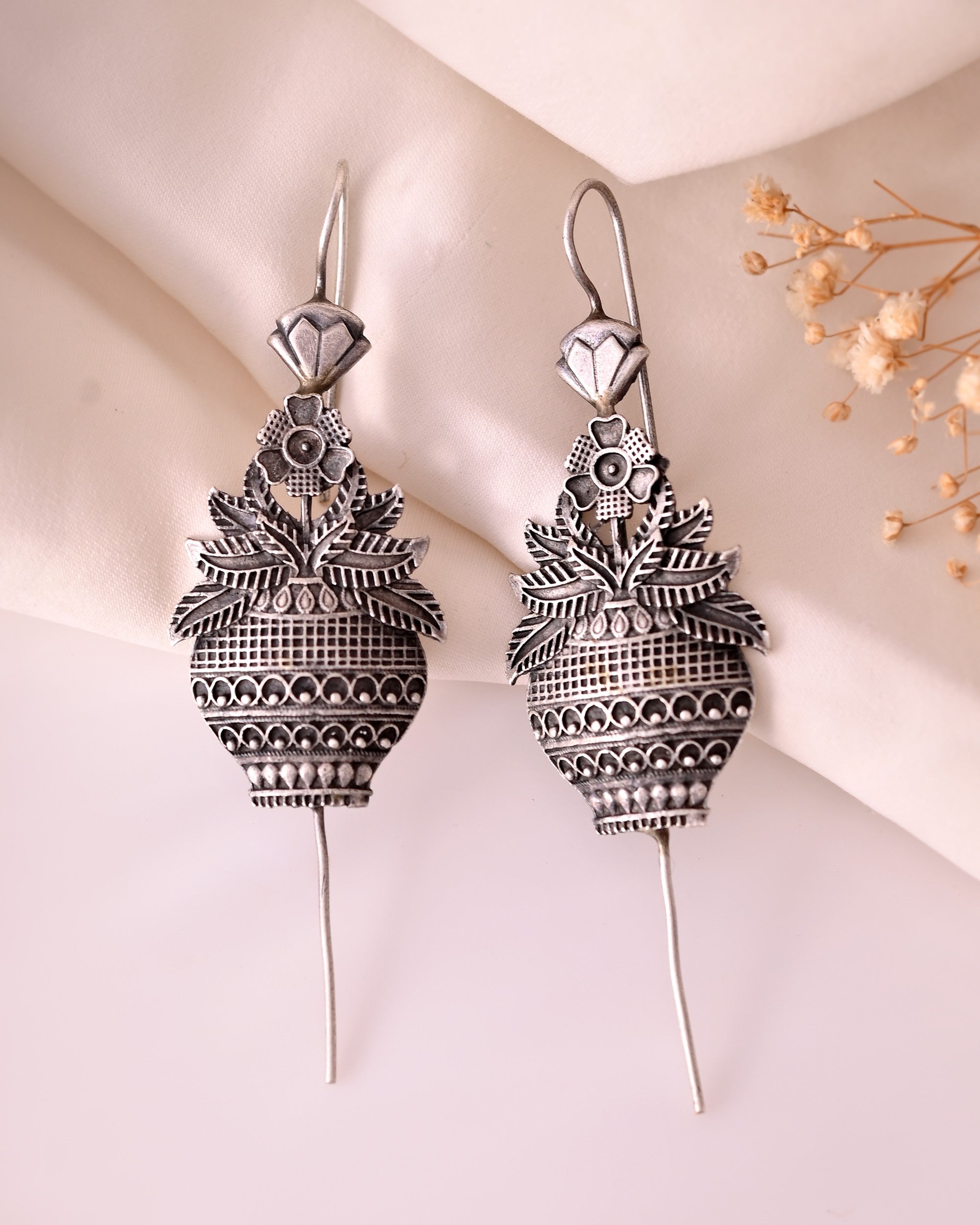 VOJ Silver Toned Designer Floral Shaped Ear Cuff - Distacart