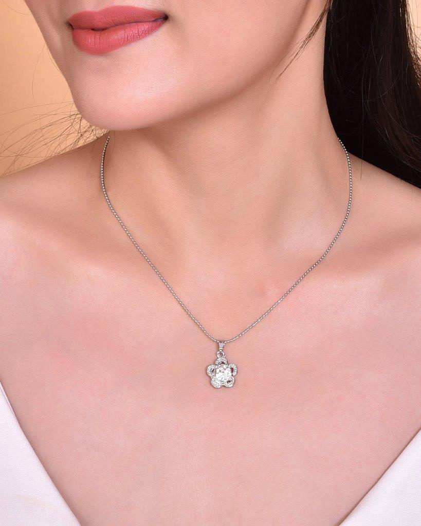 VOJ Silver Plated Flower Pandent Chain