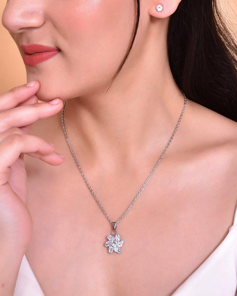 VOJ Silver Plated Flower Pendant Set