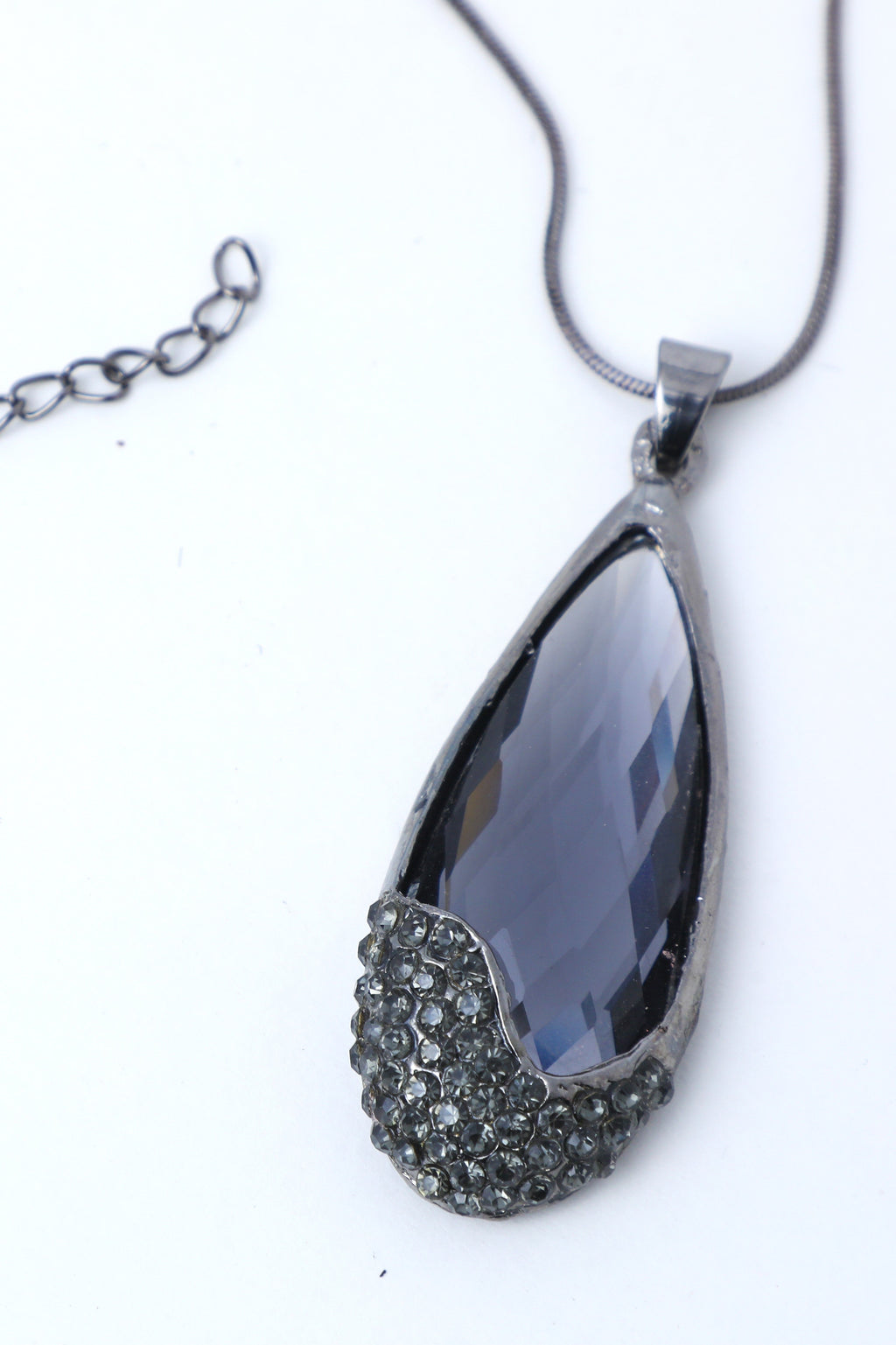 VOJ Black Stone Studded Pandent Necklace