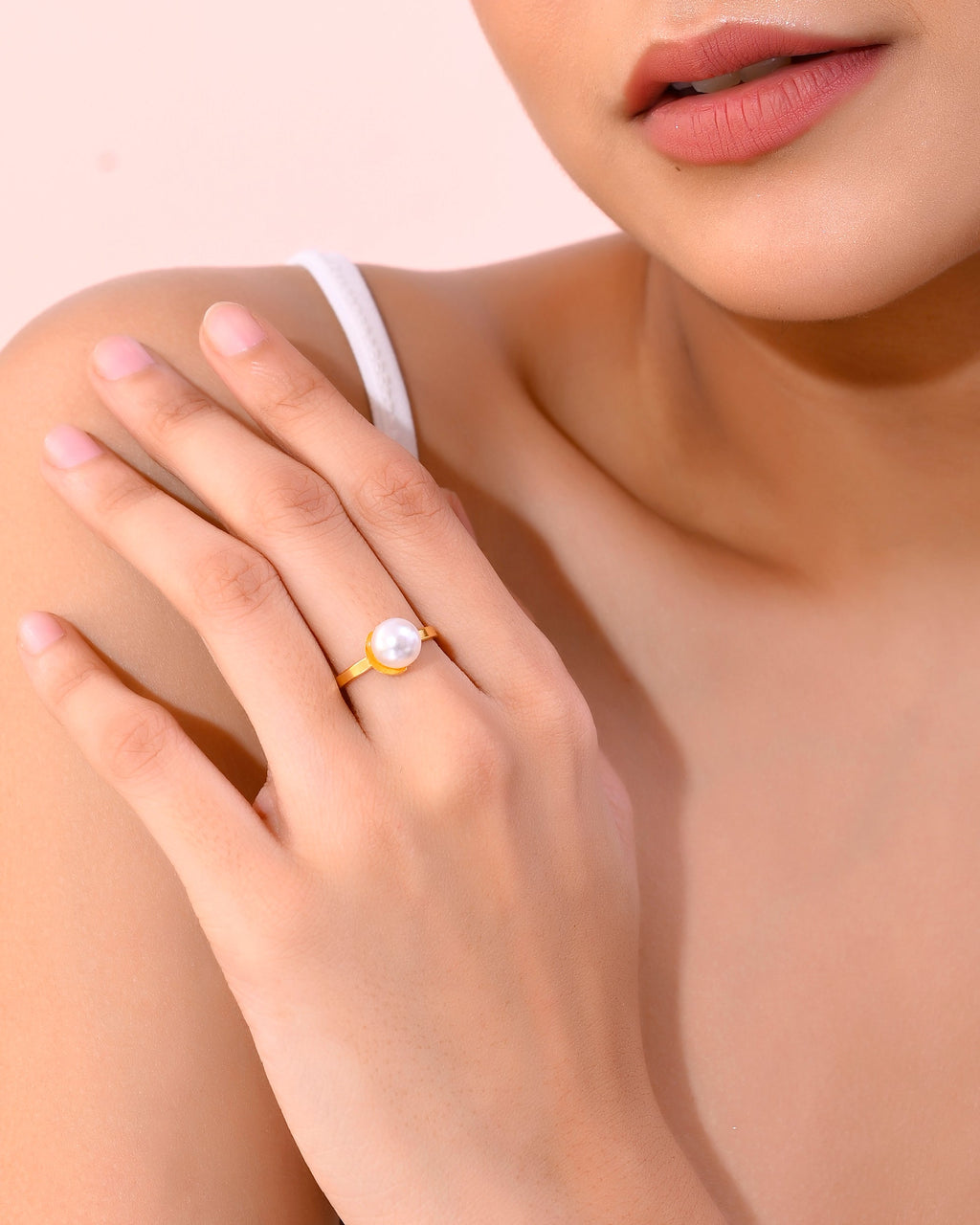 VOJ Gold-Polished One Pearl Ring