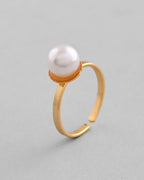 VOJ Gold-Polished One Pearl Ring