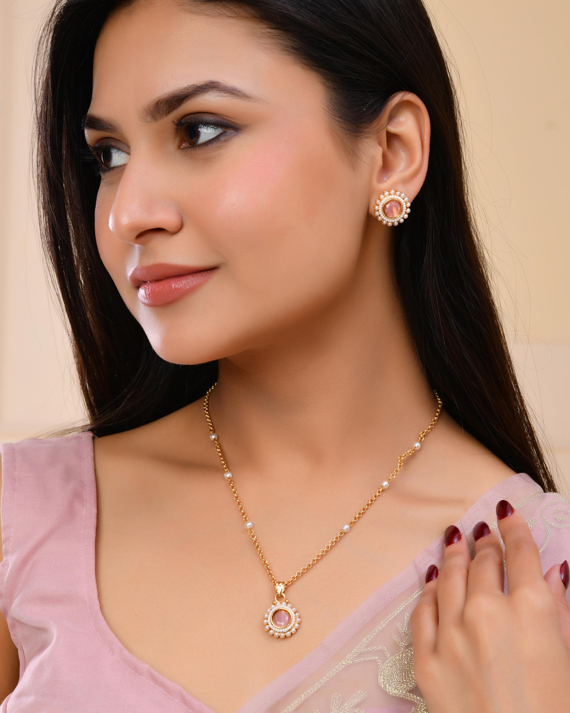 VOJ Gold-Polished Pink Stone Studded Chain Set