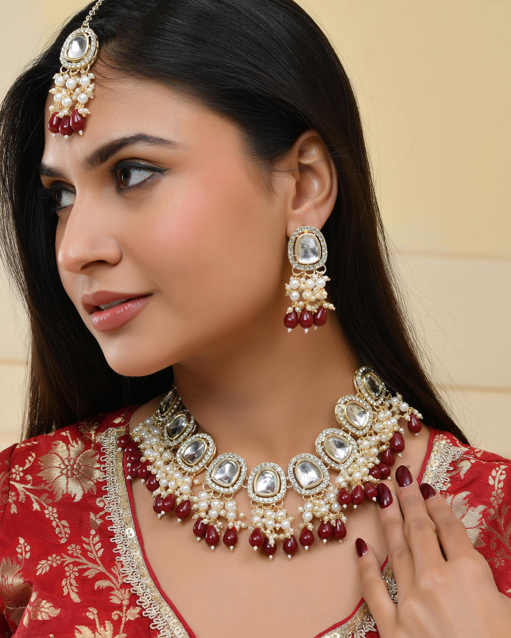 VOJ Kundan Stone And Maroon Beaded Studded Gold-Polished Jewellery Set