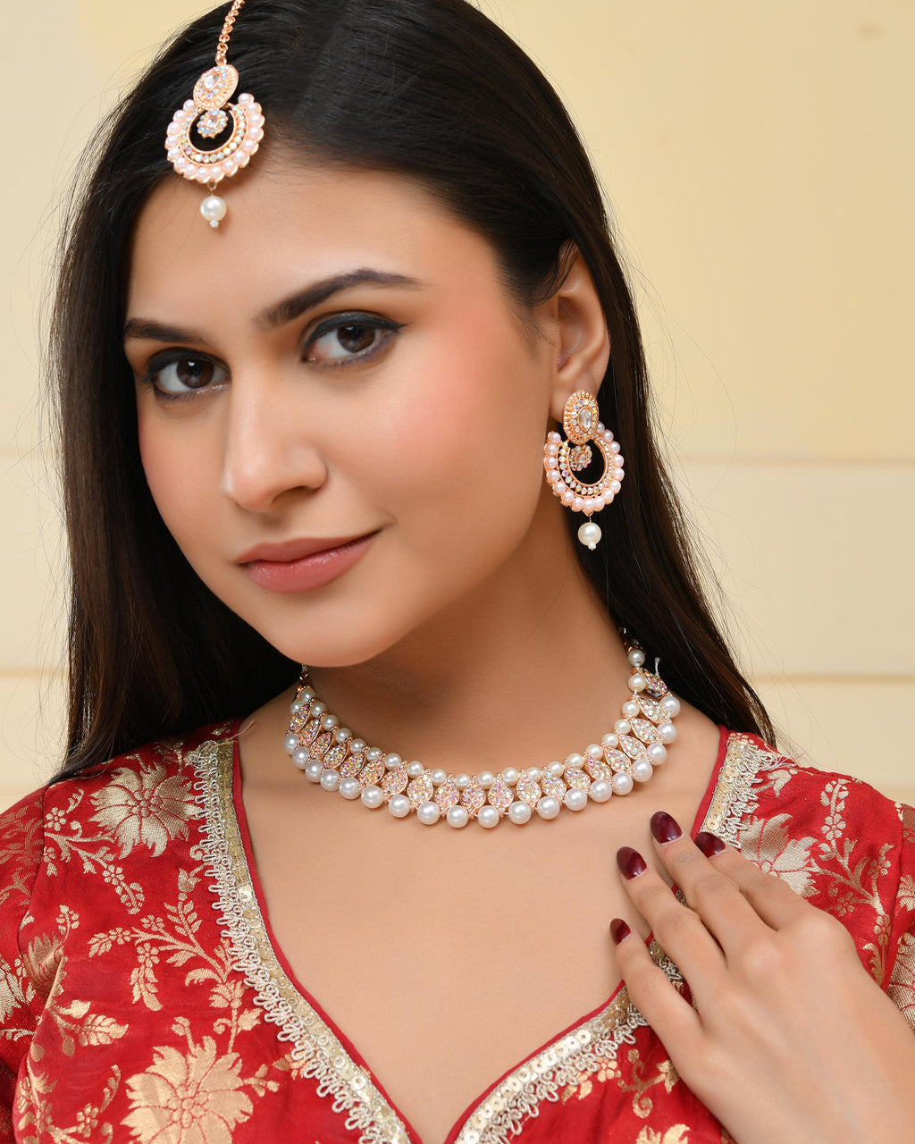 VOJ Gold-Polished Stone And White Beaded Choker Jewellery Set With Maang Tikka