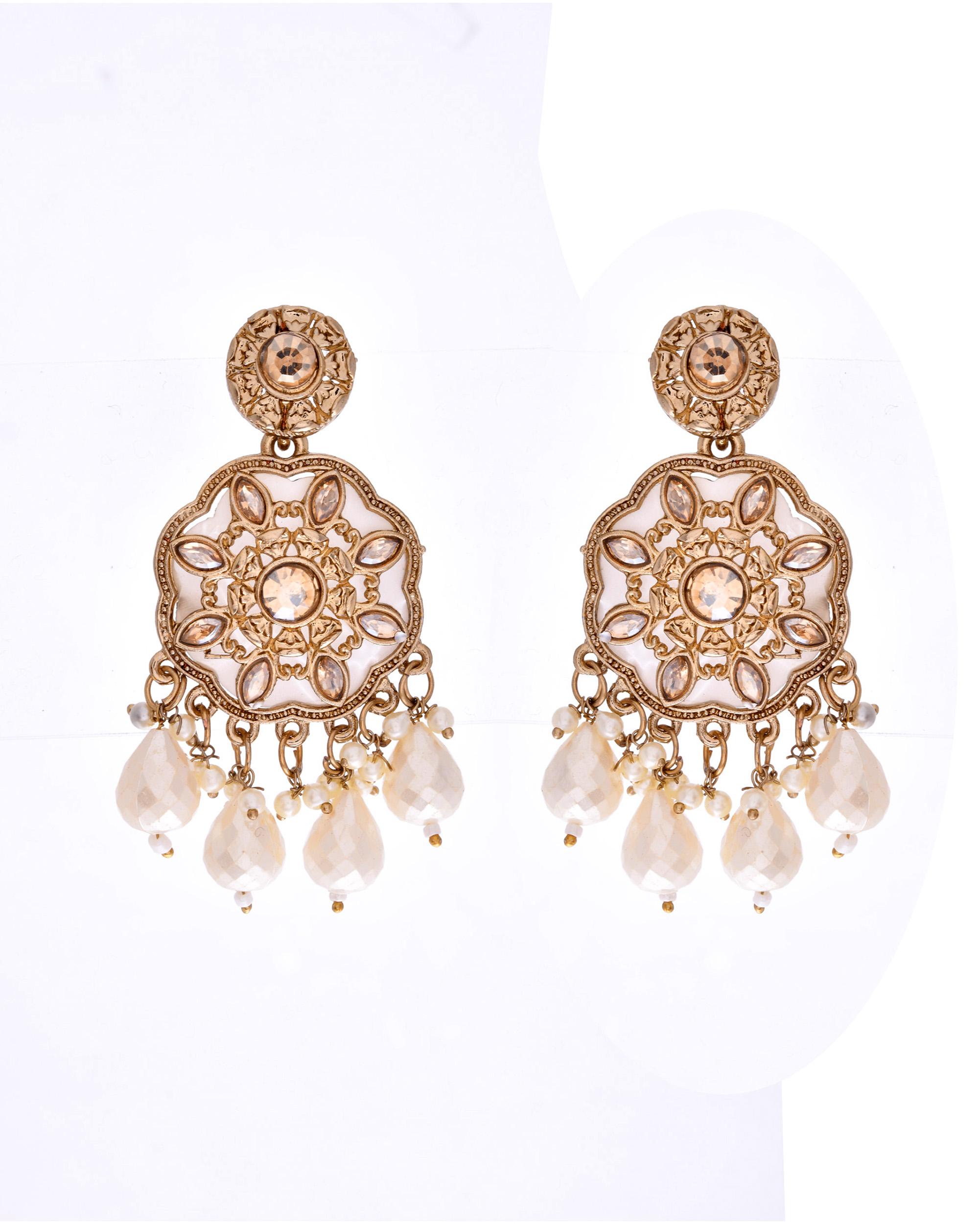 VOJ Gold-Polished Kundan And White Beaded Jewellery Set