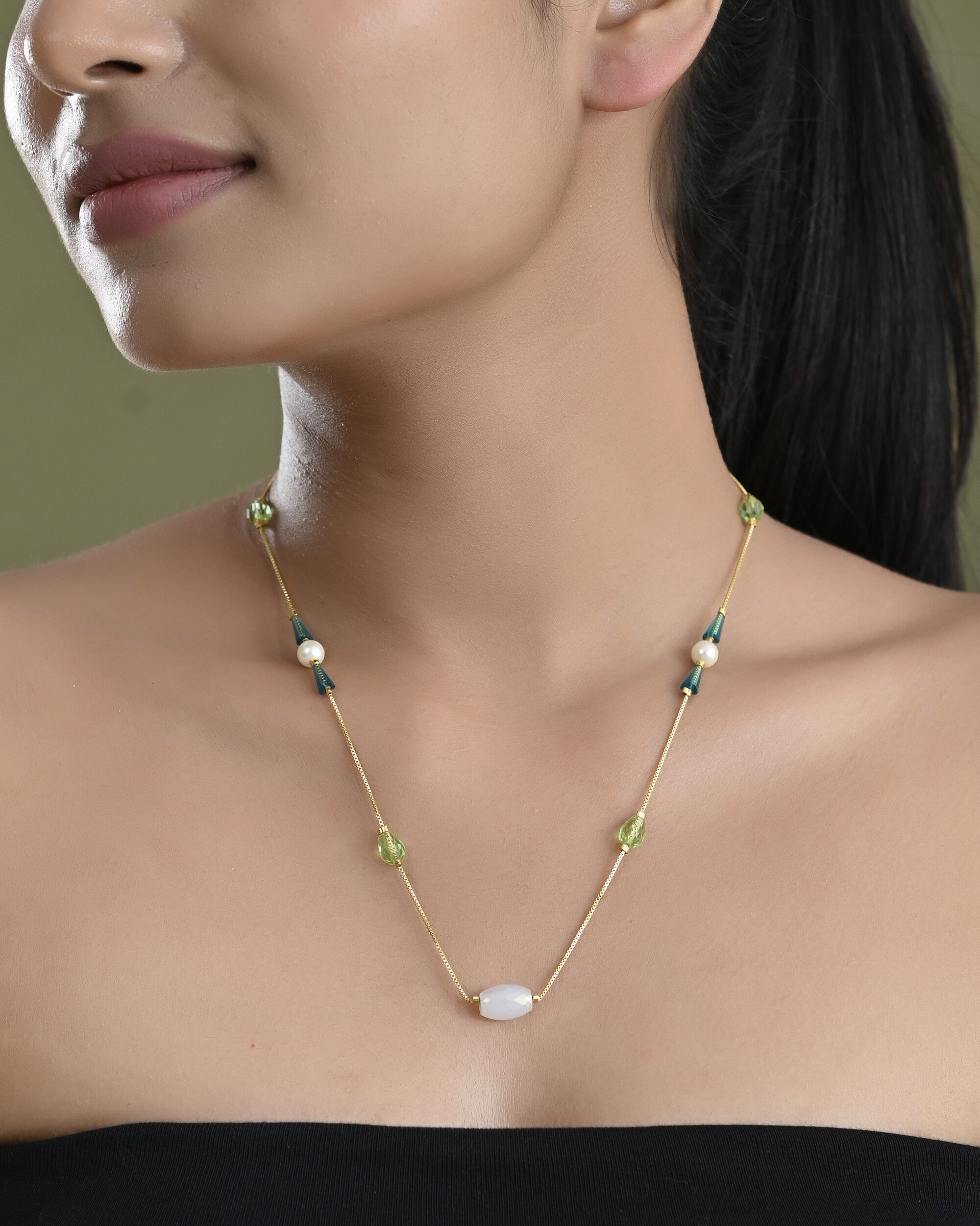VOJ Gold-Polished Green Beaded Chain For Women