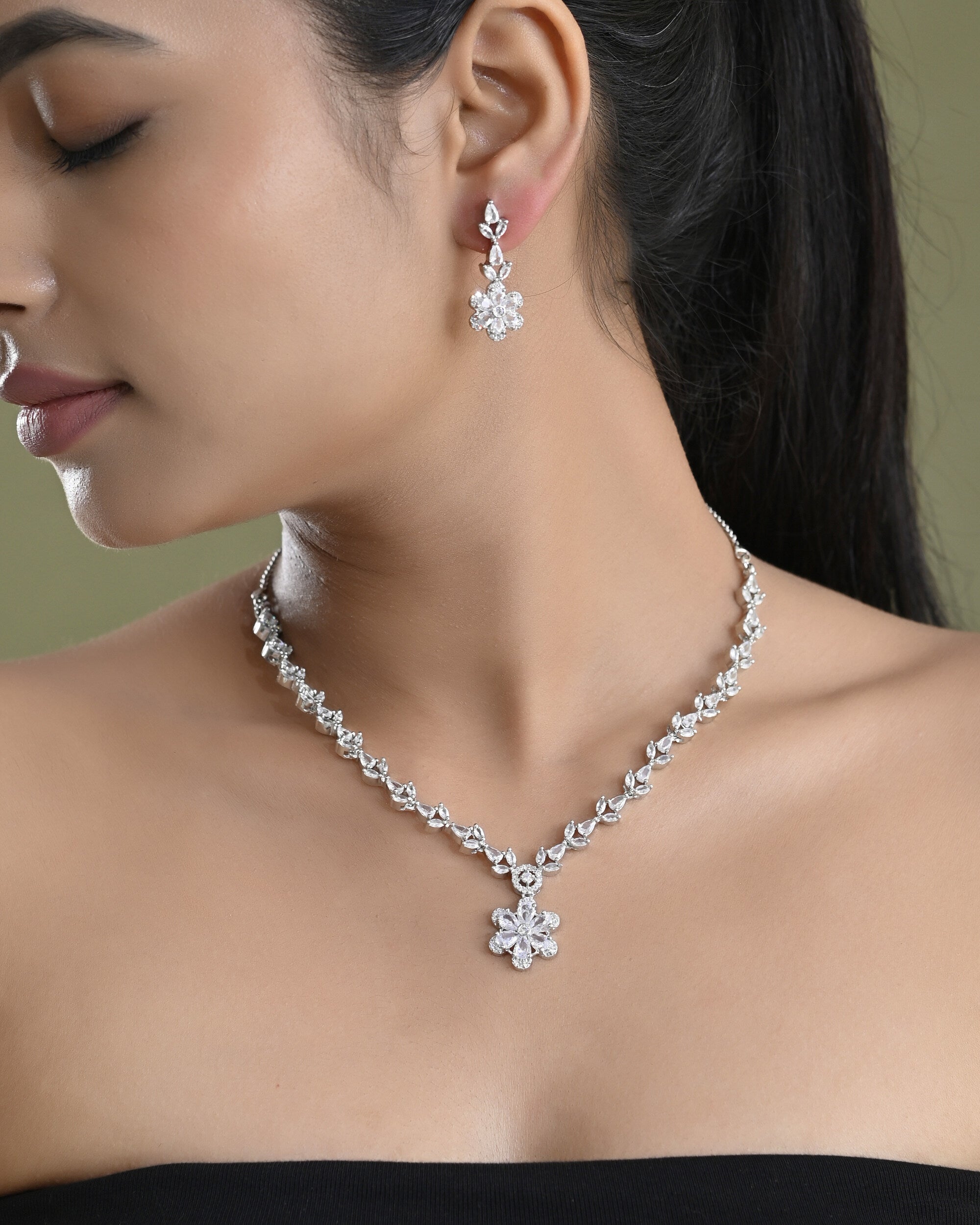 VOJ Silver Plated Floral AD Jewellery Set