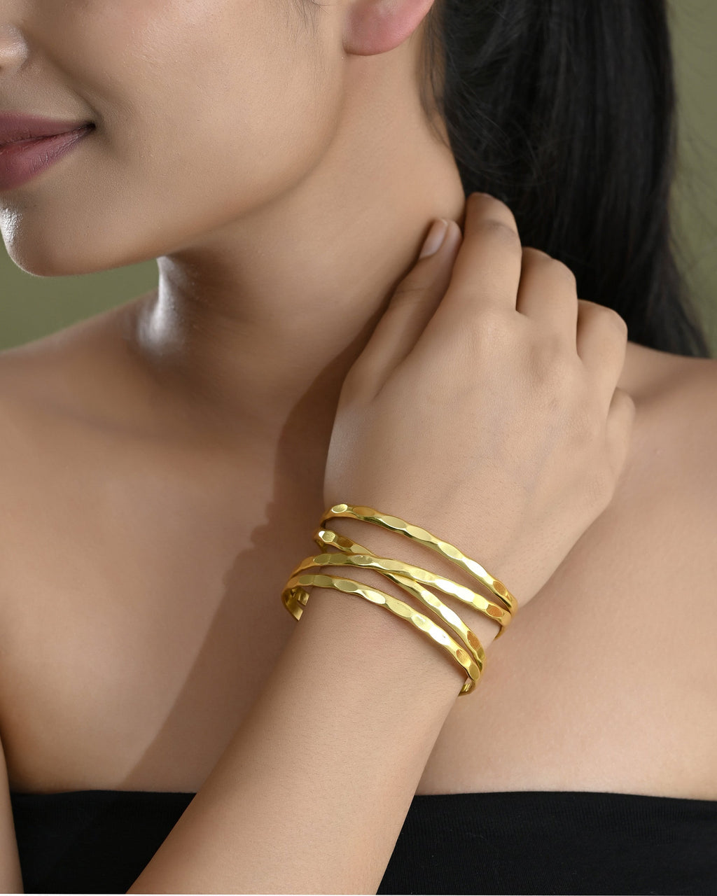 VOJ Gold-Polished Elegent Kada Bracelet - Distacart