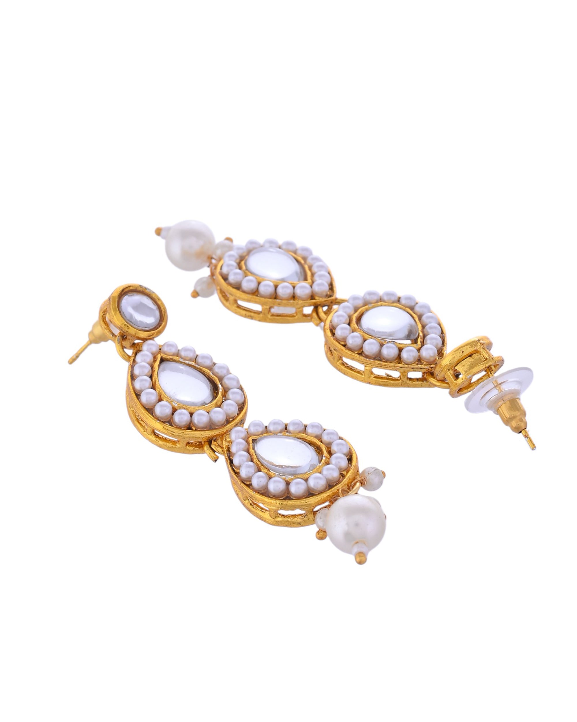 VOJ Gold-Polished Kundan Stones Studded Jewellery Set With Maang Tikka